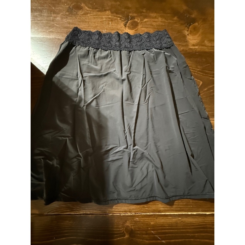 Vanity‎ Fair Black Lace Trim Skirt Women's Size Small Pull On Knee Length